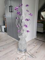 Edle Blumenlampe lila Stehlampe Lampe Metall top Zustand Nordrhein-Westfalen - Lindlar Vorschau