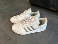 Adidas Schuhe Damen 42 Nordrhein-Westfalen - Beckum Vorschau