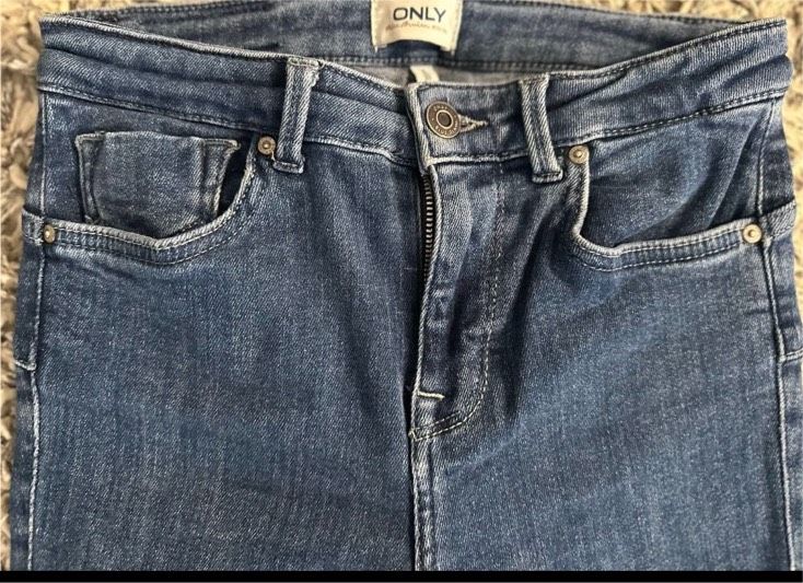 H&M Only Amisu Bekleidungspaket Mädchen Jeans Pullover Tshirt Gr. in Aßlar