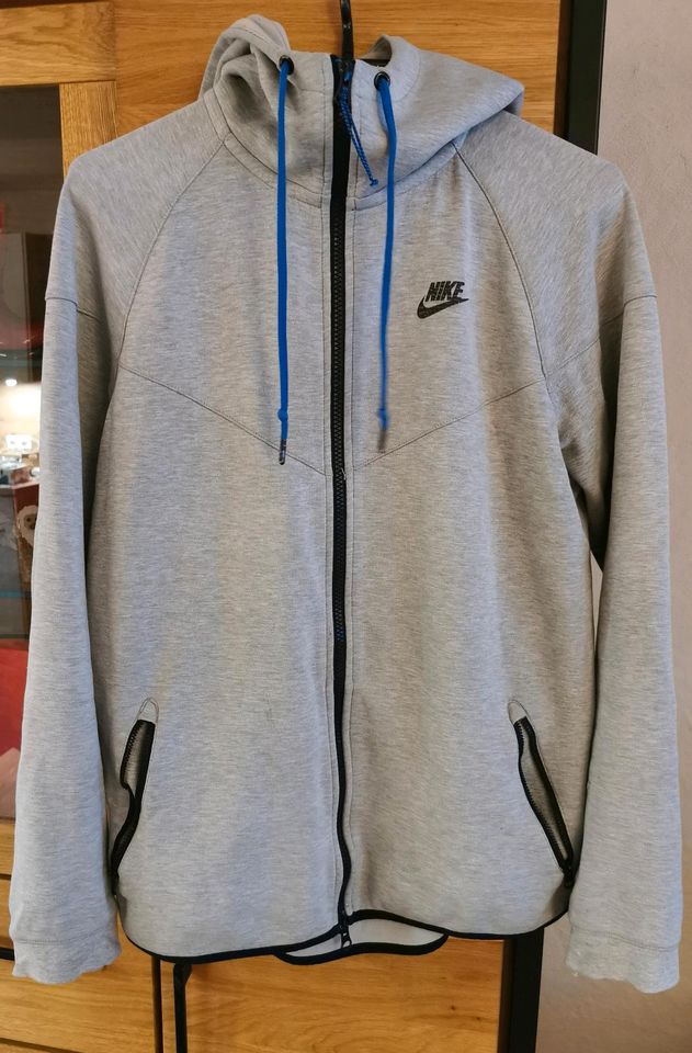 Nike zipper Jacke hoodie sweatjacke M grau in Uslar