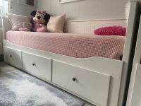 Ikea Hemnes Bett mit zwei Matratzen Hessen - Mengerskirchen Vorschau