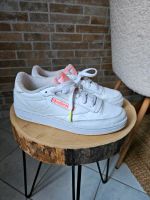 Reebok Sneaker Club C85 vintage in neon Berlin - Wilmersdorf Vorschau