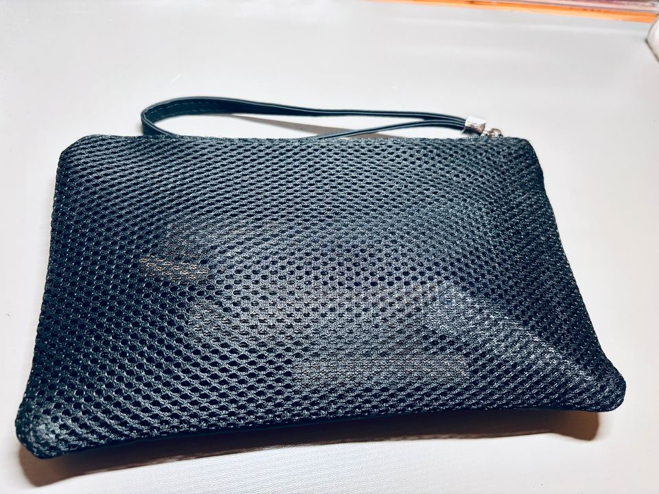 Neu - Lufthansa Business Class Porsche Design Amenity Kit in Stuttgart