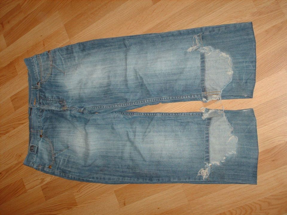 Bekleidungspaket  2 x Jeans Gr. 31/32 in Allstedt