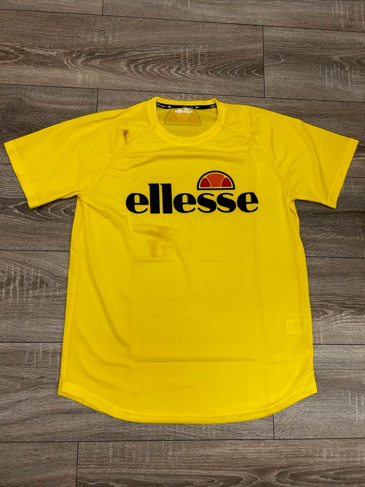 Ellesse Trikot in Düsseldorf