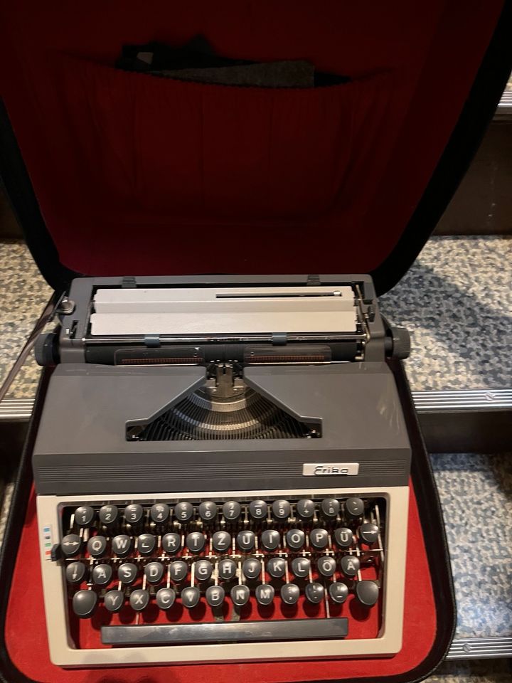 Sehr gut erhaltene Schreibmaschine in Mühlhausen