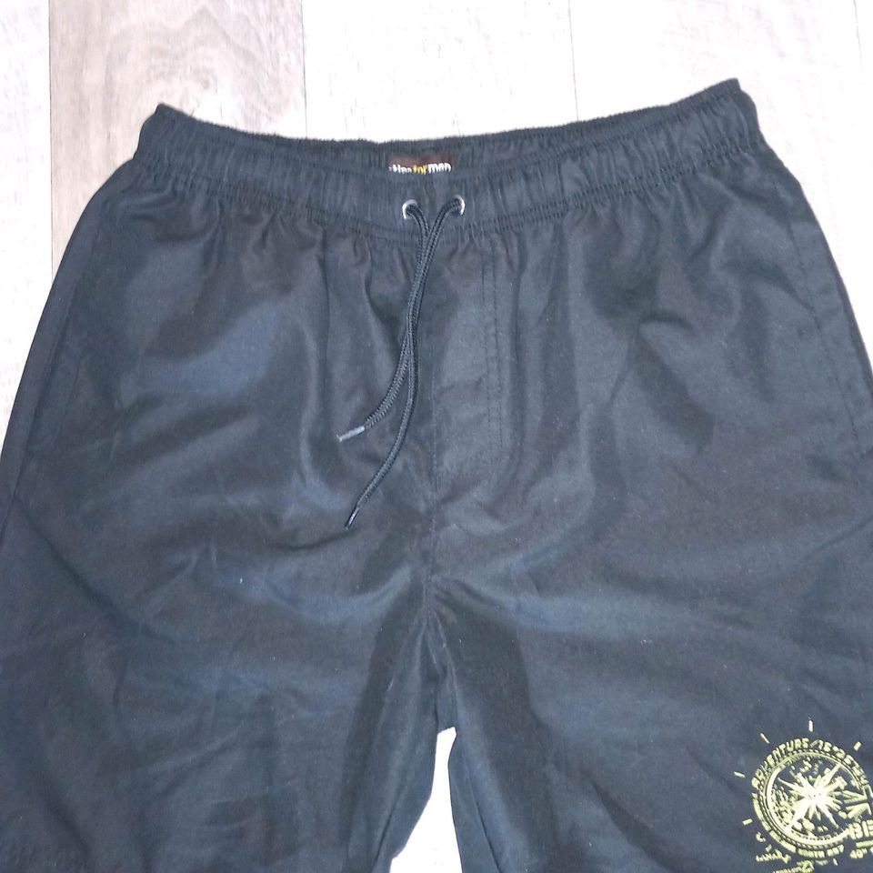 Kurze Hose  / Badeshorts in Gr. M zu verkaufen in Burgstädt