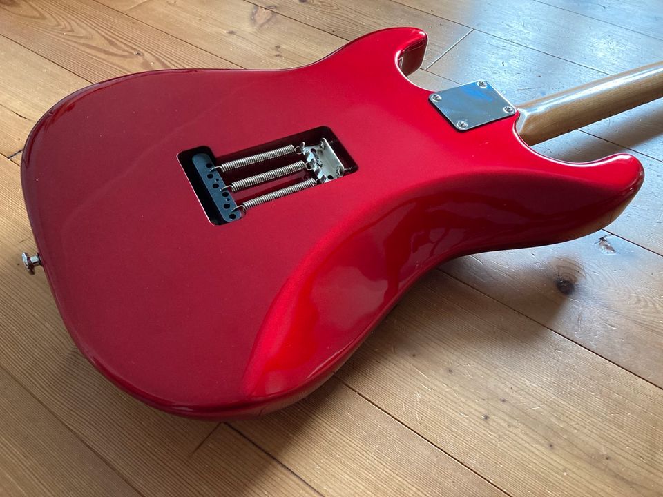 Partscaster Candy Apple Red - Fender Roasted Maple Neck in Hemsbach