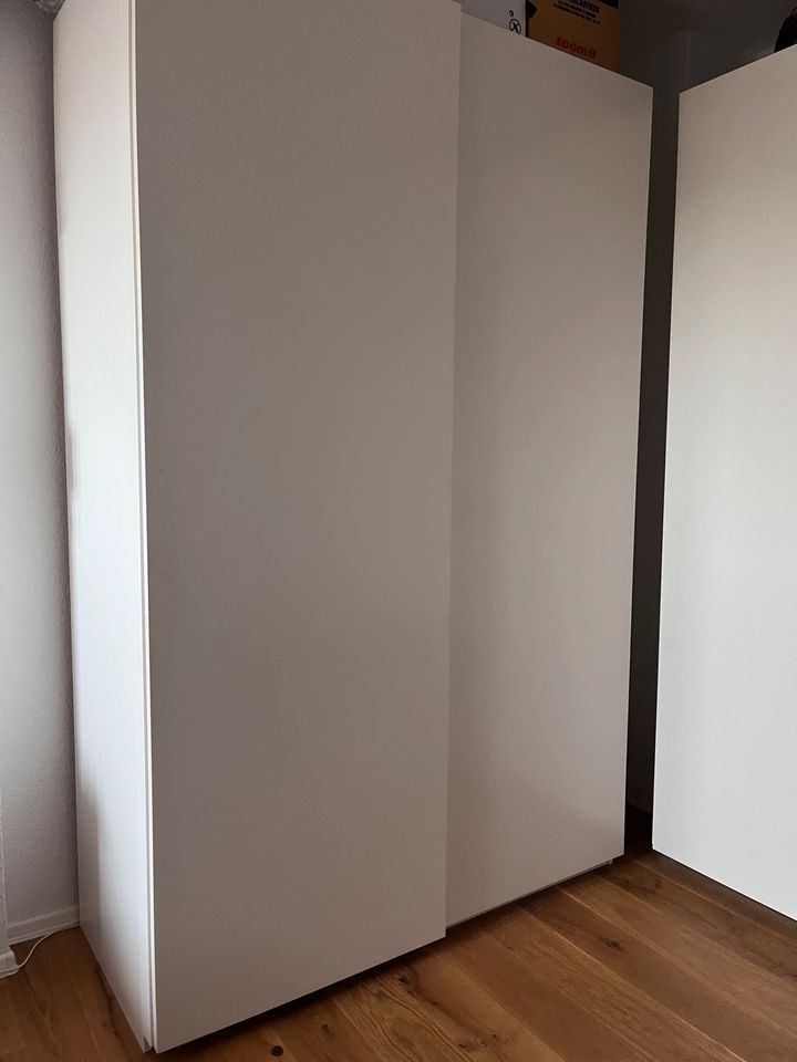 Ikea Pax Schrank Schiebetüren Kleiderschrank 150 cm in Braunschweig