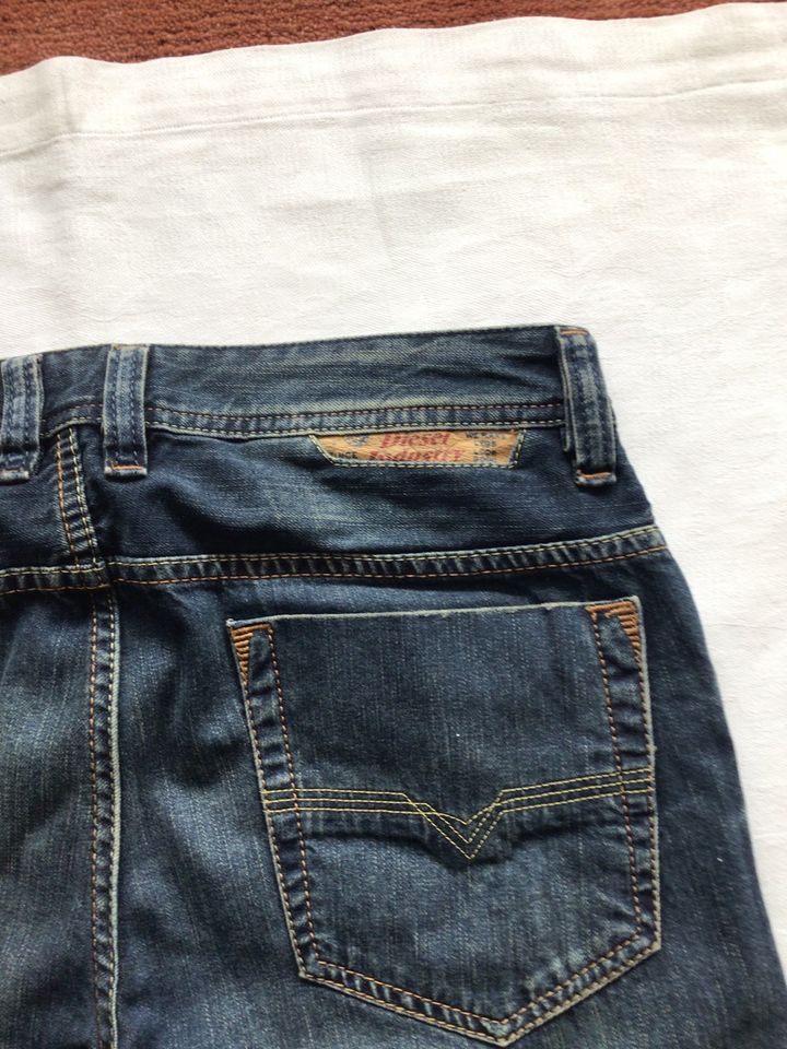 Diesel Männer Jeans safado blau W30 L32 in Mainz