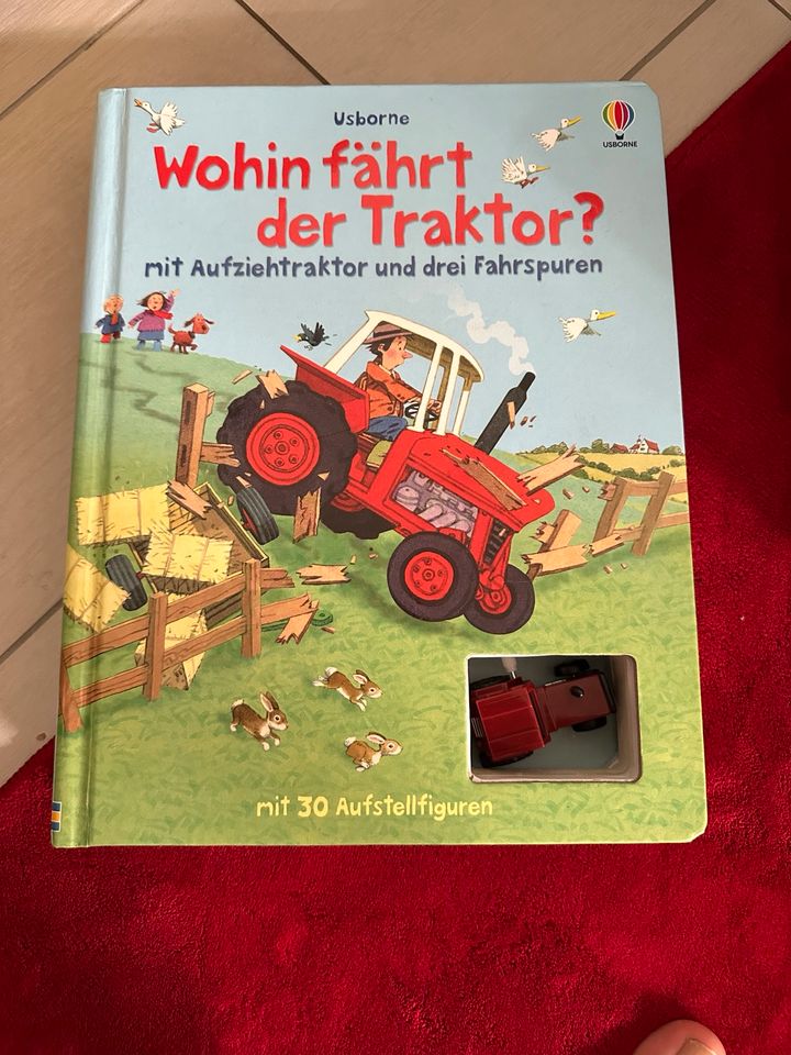 Aufziehspiel// Aufziehtraktor mit Buch von Usborne in Rüdersdorf