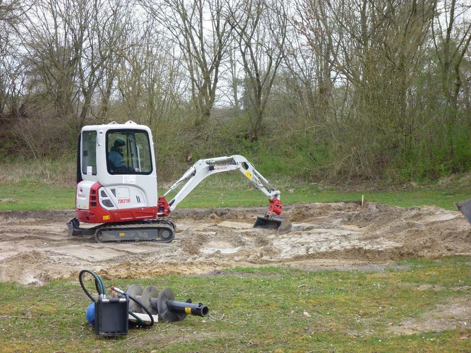 Minibagger mit Fahrer hat noch Termine frei Bagger und Radlader in Manching