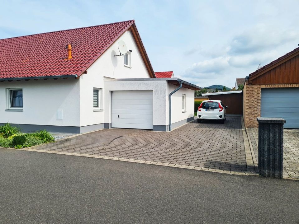 Einfamilienhaus/ Bungalow mit vier Zimmern in Schenklengsfeld in Schenklengsfeld