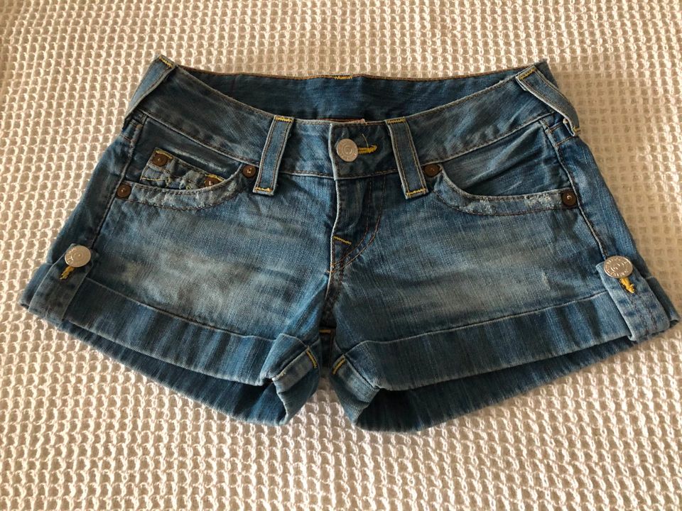 True Religion Jeans- Shorts blau EU Größe 32 in Lauf a.d. Pegnitz