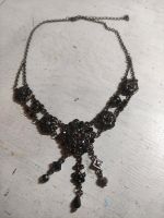 Halskette, Halsband, Collier mit schwarzen Steinen, Gothic Niedersachsen - Marklohe Vorschau