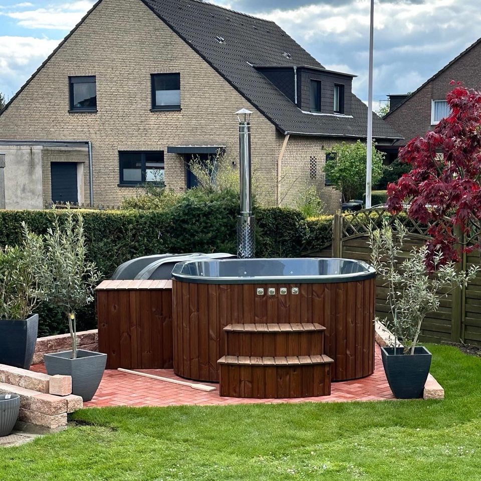 Spavio® Acryl Hot Tub Badezuber Badfass Quattro 2x2m Holzofen in Düsseldorf