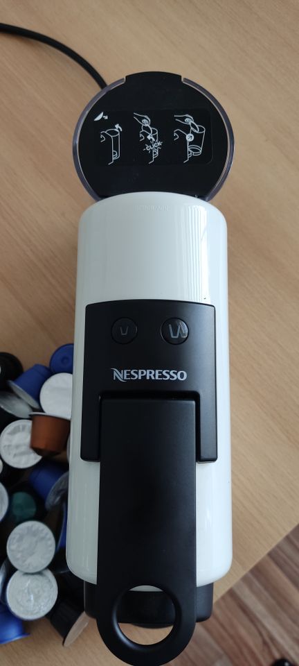 DeLonghi Nespresso Maschine inkl. Aeroccino3 in Bad Schmiedeberg