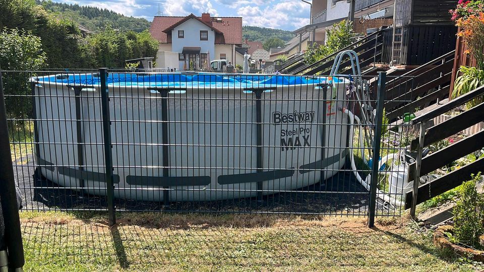 Pool mit Sandfilteranlage in Gründau