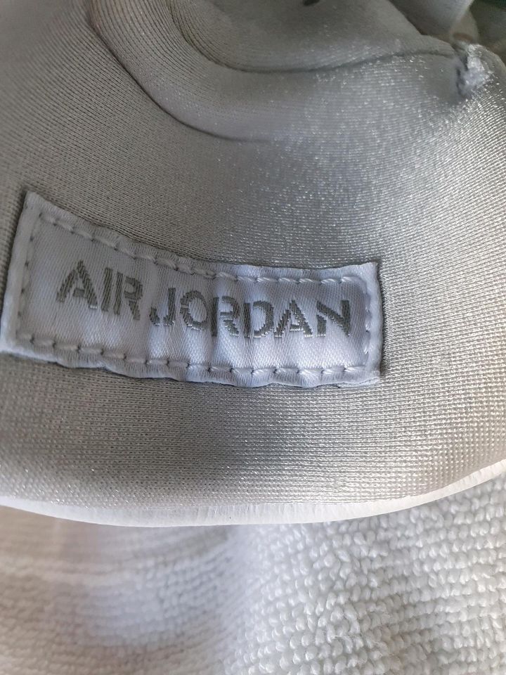 Jordan 4 pure money 42,5 in Moers