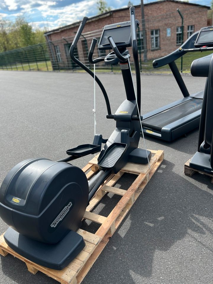 Technogym Unity 1000 black Cardiogeräte Laufband/Vario/Synco! in Löwenberger Land-Grüneberg