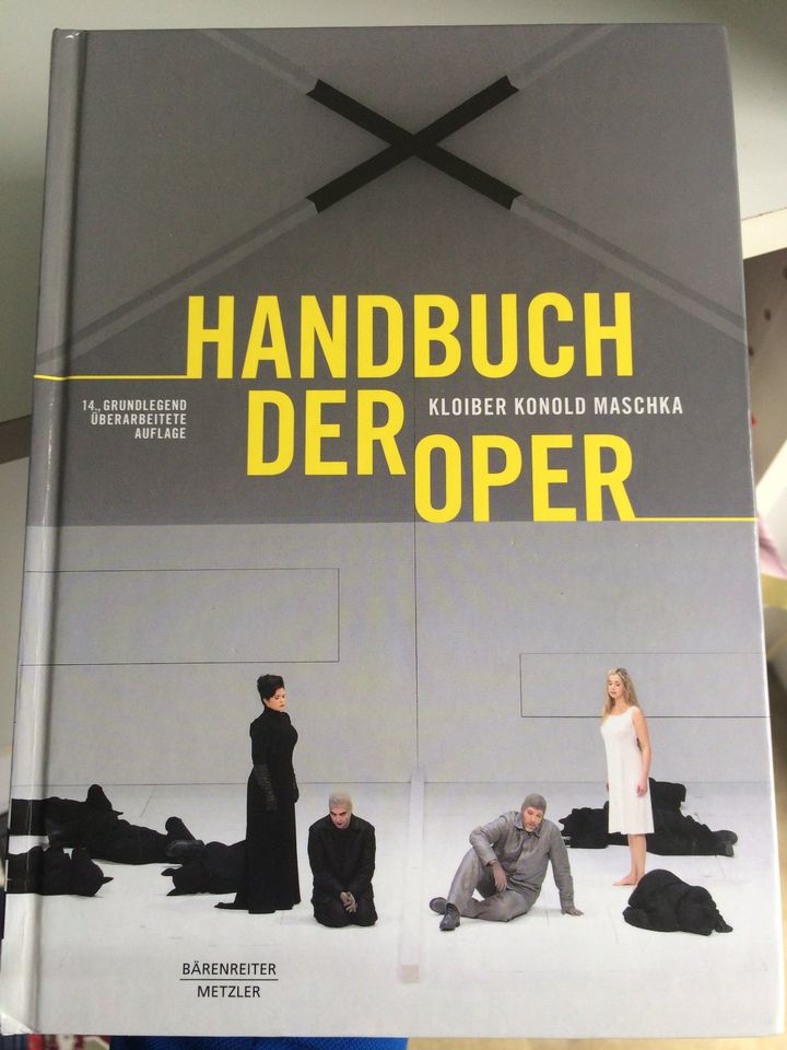 Handbuch der Oper (Bärenreiter, 2016) / Musikwissenschaft in Centrum