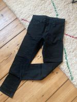 UNIQLO Jeans tapered 31/30 black Friedrichshain-Kreuzberg - Friedrichshain Vorschau