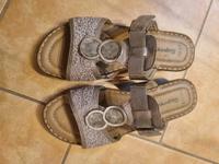 Sandaletten Schlüpfschuhe Schlappen gr 40 beige linea Damen Bayern - Wittislingen Vorschau