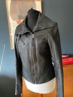 Schwarze Lederjacke von Allsaints in s/xs Neuhausen-Nymphenburg - Neuhausen Vorschau