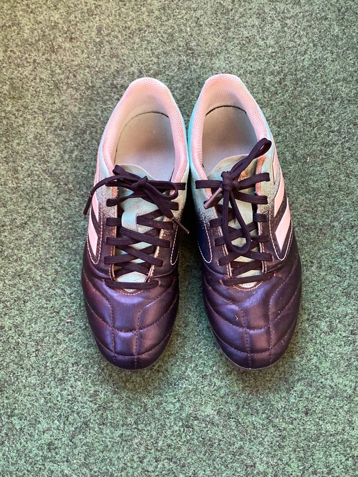 Adidas Fußball Schuhe Gr.36 2/3 in Nürnberg (Mittelfr)