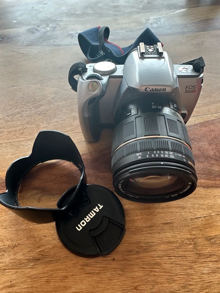 Canon EOS 300V mit Tamron 28-200mm Analog in München