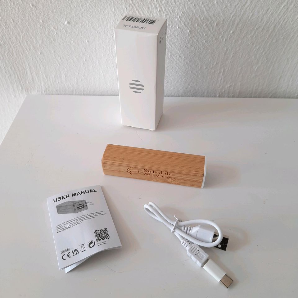 Swisslife Powerbank / Handy laden / Werbeartikel in Alpen