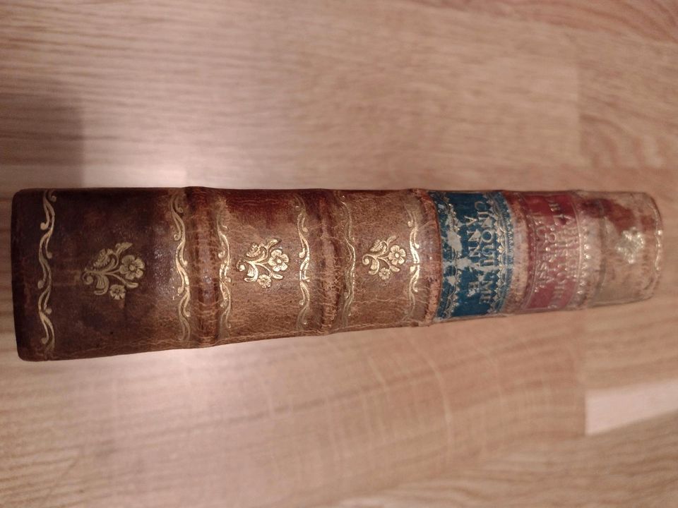 Historisches Buch, "Histoire pour la Jeunesse", Paris 1737 in Ostfildern