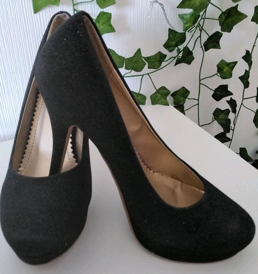 Max Shoes High Heels Pumps Gr. 39 in Korb