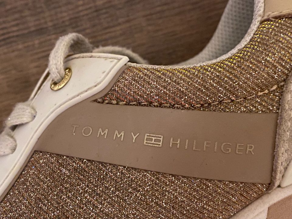 ˙·•●★ Tommy Hilfiger – Rosegold-Sneaker, Gr. 37 ♥★●• in Lachendorf