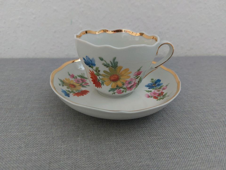 Tasse, Unterteller von Triptis Romantika Blumenbukett in Eisleben