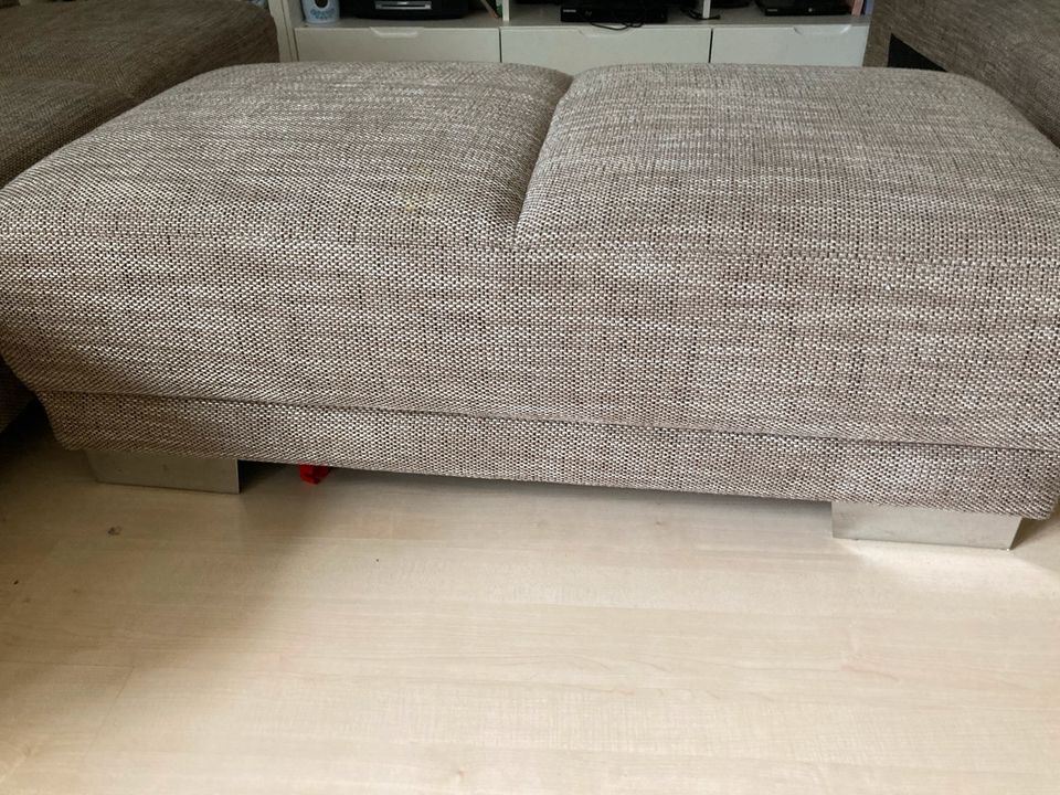 Sofa Couch Wohnlandschaft mit Hocker / kann Transport anbieten in Kirchheim bei München