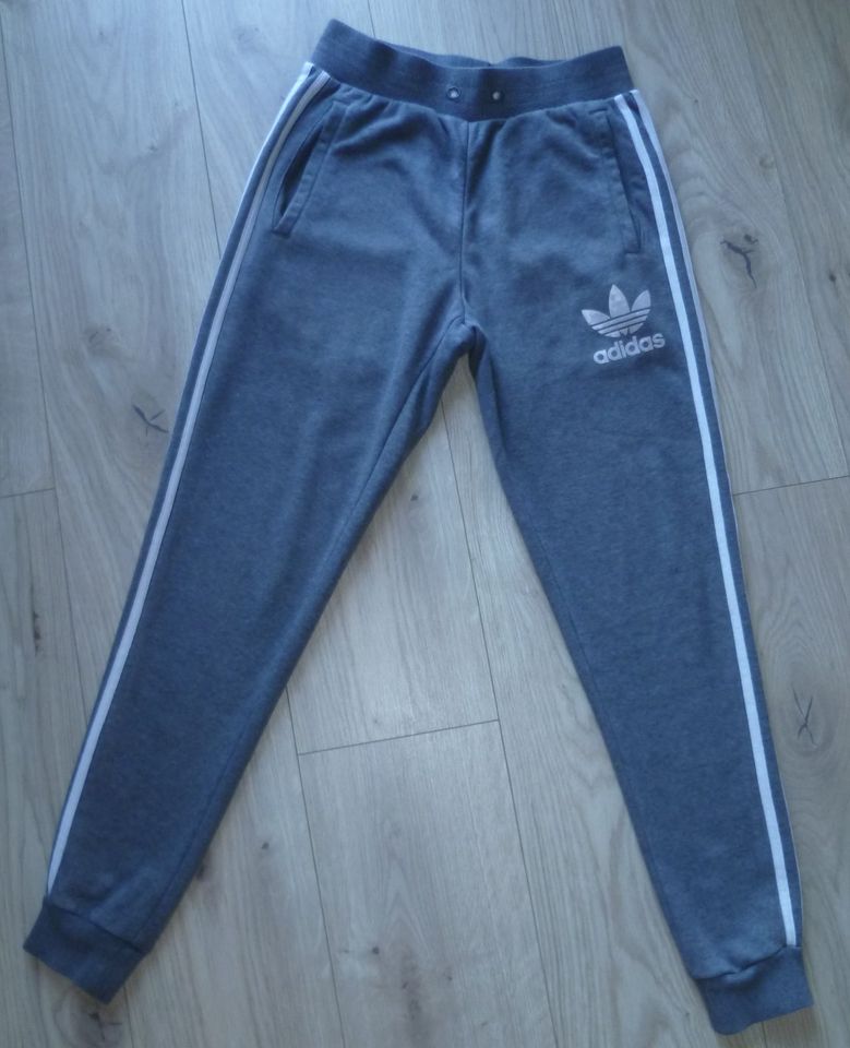 Jogging Hose Adidas Gr.S / Gr.164 in Rosenfeld