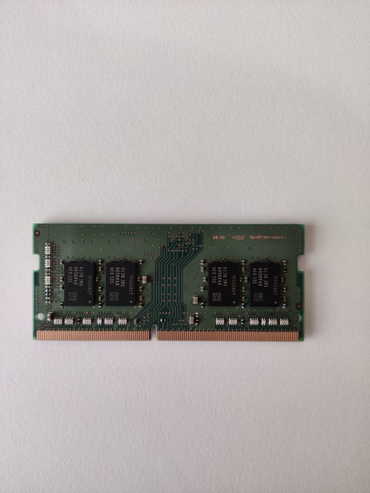 Samsung 8GB Rx8 PC4-2666V-SA1-11 Arbeitsspeicher in Osnabrück