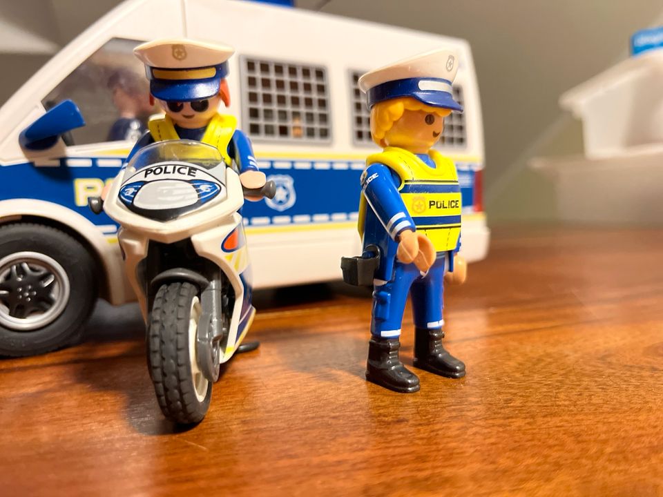 Playmobil Polizei Bus und Motorrad 70899 und weiteres(Licht+Sound in Dresden