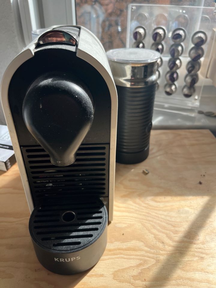 Krups Nespresso Maschine in Helpsen