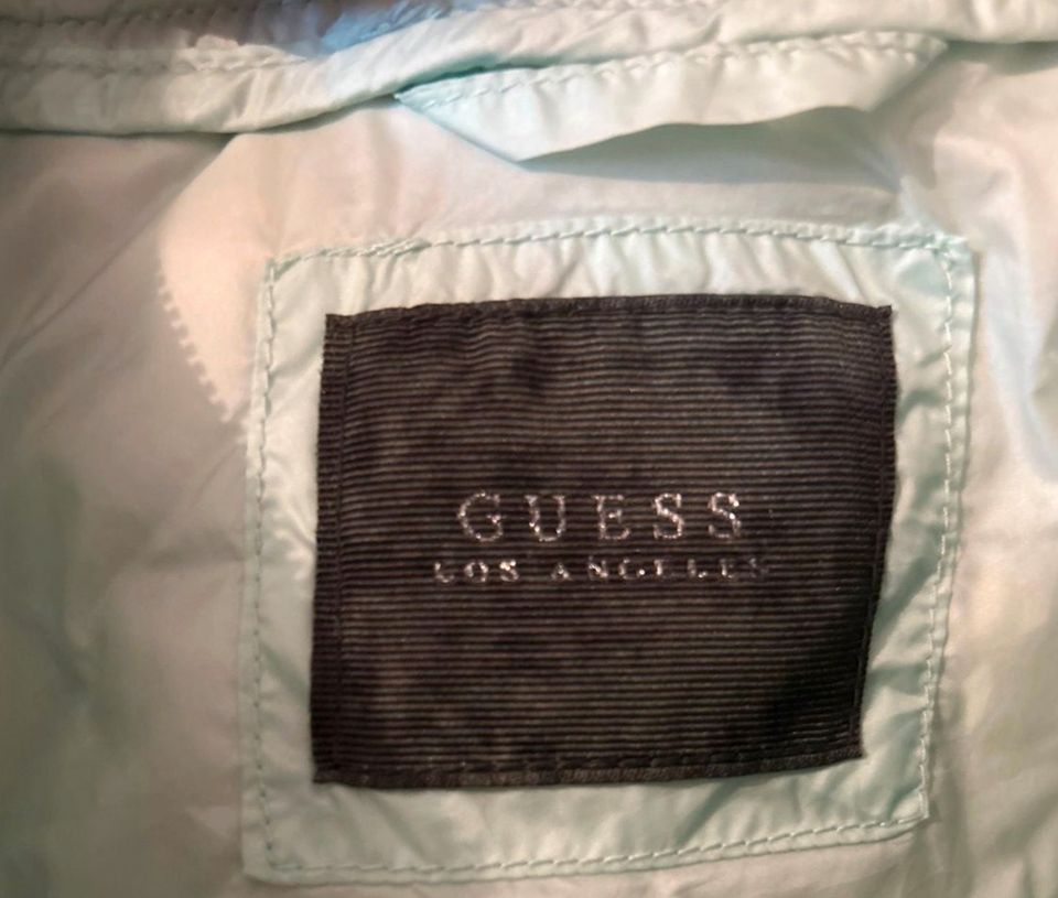 Guess Daunenjacke XS mit echte Daunen in München