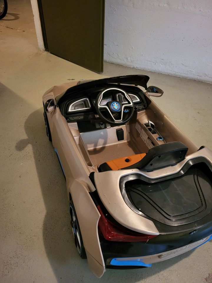 BMW Elektroauto und Elektromotorrad in Gilching