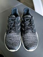 Adidas Kinder Laufschuhe größe 33 Bayern - Deggendorf Vorschau
