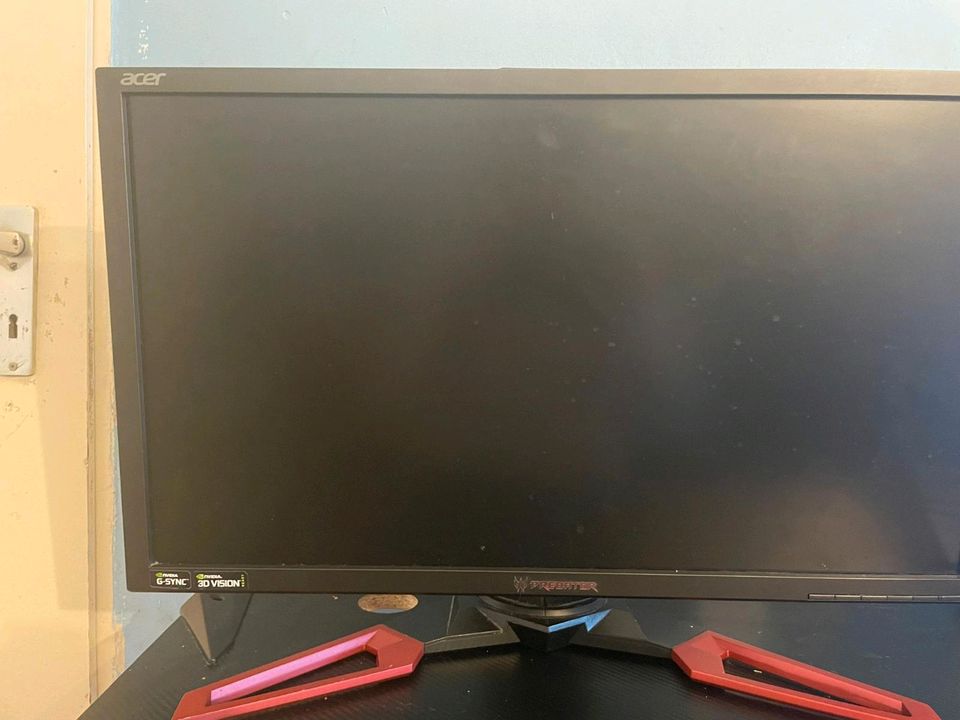 Ps4 Pro und 60hz Gaming Monitor in Berlin