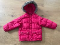 Winterjacke in rot von Petit Bateau Größe 104 Frankfurt am Main - Sachsenhausen Vorschau