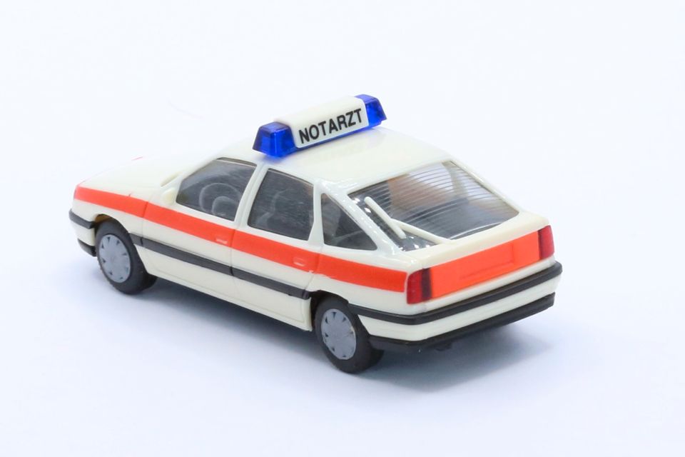 herpa 1:87 Opel Vectra Schrägheck Notarzt in Durlangen