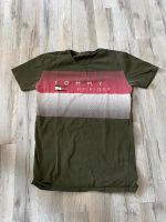 T-Shirts von Tommy Hilfiger Gr. S Niedersachsen - Oldenburg Vorschau