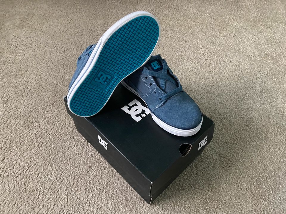 NEU DC Shoes Gr. 30 in Waldsieversdorf