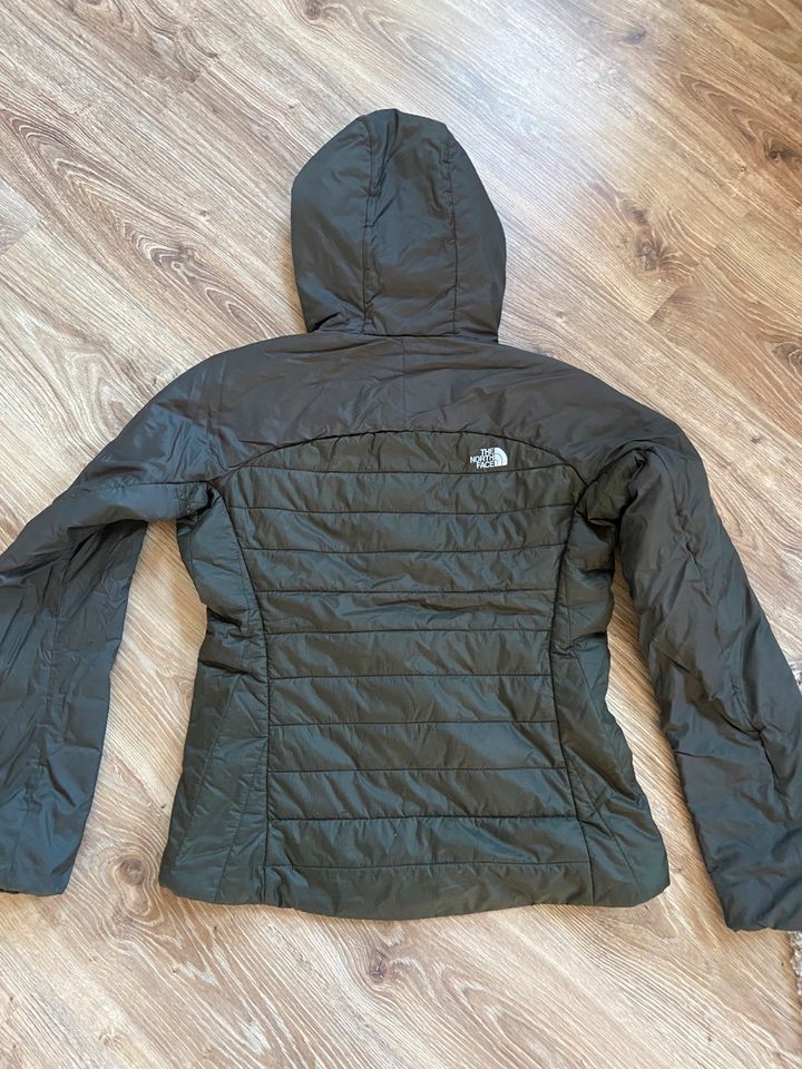 The North Face Jacke Gr.M oliv Steppjacke in Amelinghausen