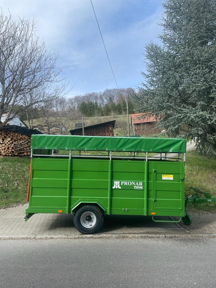 Pronar Viehtransportanhänger T046 (KURIER 6)   mit Auflaufbremse in Stühlingen